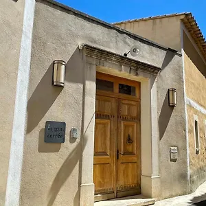 https://la-cour-carree.fr-provencehotel.com